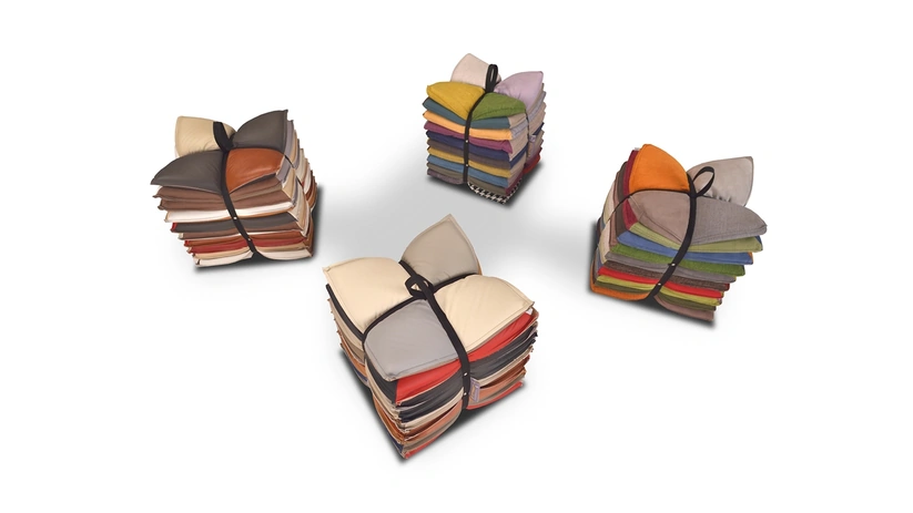 Pouf di design in tessuto U' Strozz di Calia