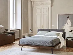 Letto Abbraccio con cuscini testiera in tessuto imbottiti di Sangiacomo