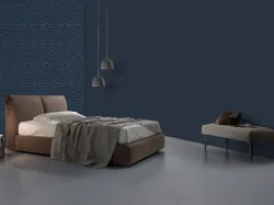 Letto imbottito in pelle scamosciata con giroletto Assido di Excò
