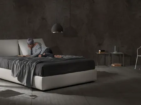 Letto in ecopelle con box contenitore e testiera relax Zoe Tre Ring 28 di Excò