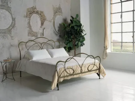 Letto in ferro battuto con testiera Fantasy di Bontempi