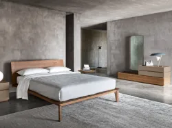 Letto in legno con testiera Folio di Sangiacomo