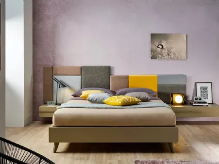 Letto in tessuto con testiera imbottita asimmetrica SC223 di Moretti Compact