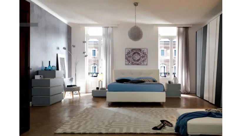 Letto in ecopelle NC101 con testiera trapuntata di Moretti Compact