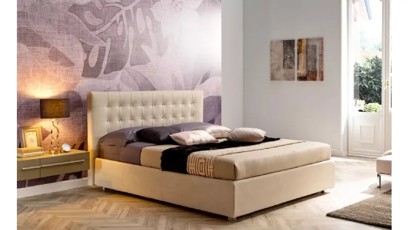 Letto matrimoniale imbottito con testiera trapuntata SC218 di Moretti Compact