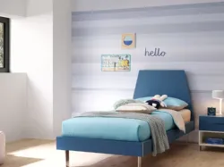 Letto in laccato Blu Navy con testiera Peak e piedini in metallo SC119 di Moretti Compact
