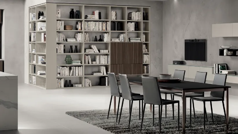 Libreria Living Mood sistema Fluida in laccato Tortora con ante in Noce Steady di Scavolini