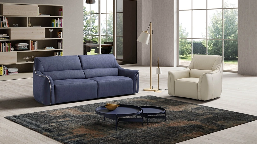 Divano lineare in tessuto Puffy di Egoitaliano