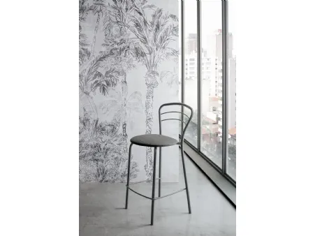 Sgabello Bogota con struttura in metallo verniciato e seduta imbottita e rivestita in morbido tessuto Soft Touch Vintage di Target Point