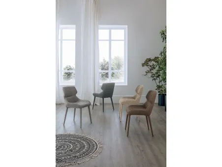 Sedia Detroit imbottita e interamente rivestita in tessuto Soft-Touch vintage di Target Point