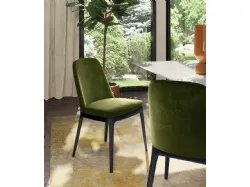 Sedia Egg in tessuto e massello di frassino di Scavolini