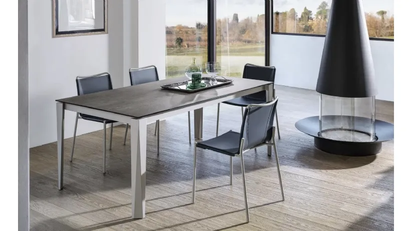 Sedia Shape in cuoio di Bontempi