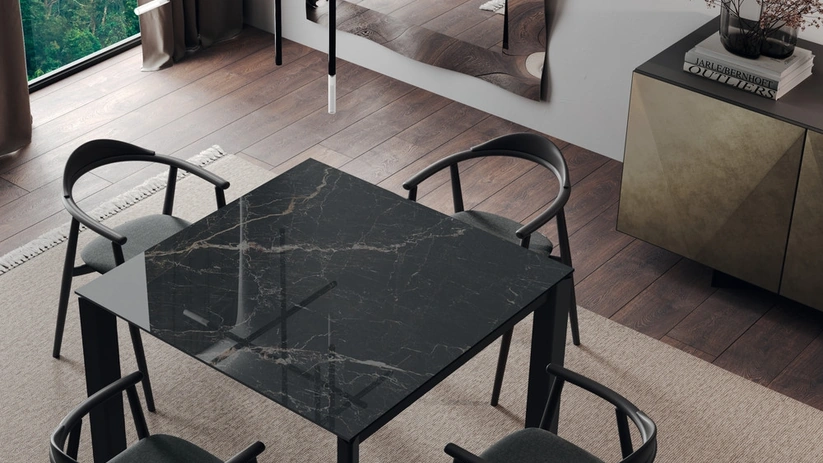 Tavolo Cosmic in gres porcellanato di Scavolini