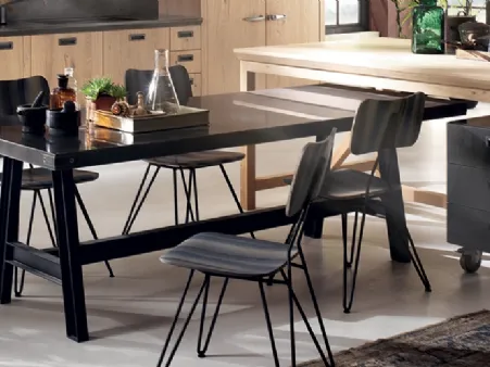 Tavolo Misfit in acciaio di Scavolini