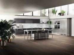 Cucina Classica Exclusiva in laccato lucido Grigio Ferro di Scavolini