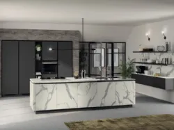 Cucina Moderna Liberamente in laminato Statuario e Grigio Ferro di Scavolini