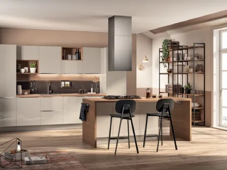 Cucina Moderna con isola Urban & Urban in laccato lucido Sabbia con top in laminato Rovere Land di Scavolini