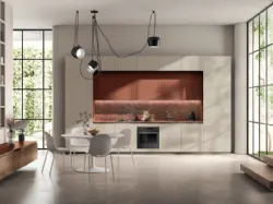 Cucina lineare su misura Mira 05 in laccato Tortora e Ruggine di Scavolini