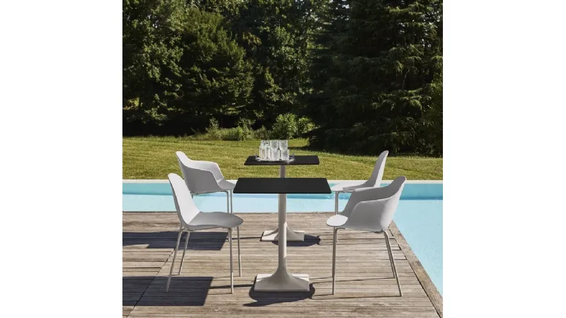 Tavolino con base in acciaio laccato Alis Outdoor di Bontempi