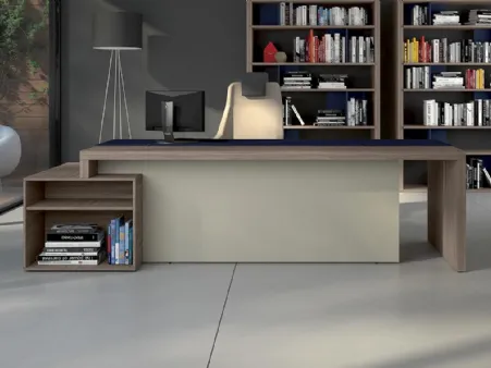 Scrivania Executive in nobilitato Olmo e laccato opaco con piano e fianchi in ecopelle di MobilOfficeFurniture