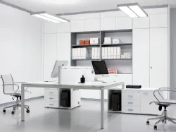 Scrivania operativa in melaminico e metallo Point di MobilOfficeFurniture