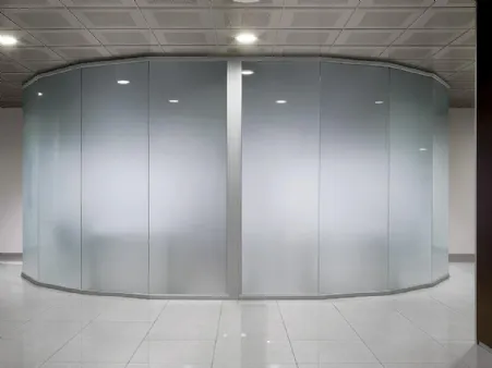 Parete divisoria curvata in vetro Siderplan G2 di MobilOfficeFurniture