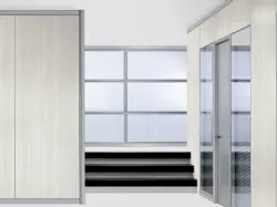 Parete Siderplan V in melaminico con pannelli in vetro e porte a battente in laccato opaco di MobilOfficeFurniture